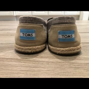 TOMS gray and white stripe 8.5